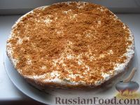 Фото приготовления рецепта: Медовый торт со сгущенкой - шаг №16