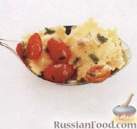 Фото к рецепту: Сырные равиоли с простым соусом