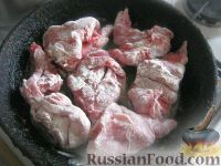 Фото приготовления рецепта: Кролик в сметанно-чесночном соусе - шаг №5