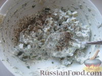 Фото приготовления рецепта: Печеночные оладьи под сметанным соусом - шаг №10