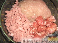 Фото приготовления рецепта: Полпеттоне с начинкой из  ветчины  и сыра - шаг №5