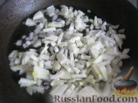 Фото приготовления рецепта: Грибная солянка с капустой - шаг №7
