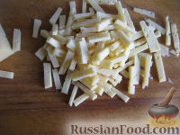 Фото приготовления рецепта: Сырный салат с сердцем - шаг №4