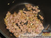 Фото приготовления рецепта: Лобио из консервированной фасоли с томатным соусом и орехами - шаг №1