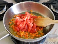 Фото приготовления рецепта: Овощной суп из пекинской капусты со свежим горошком - шаг №5