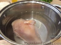 Фото приготовления рецепта: Плов с куриным мясом и луком - шаг №2