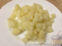Фото приготовления рецепта: Салат из свежей капусты и картофеля - шаг №7
