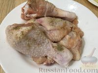 Фото приготовления рецепта: Курица в горшочке с гарниром - шаг №2
