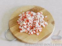 Фото приготовления рецепта: Крабовый салат с грибами, фасолью и кукурузой - шаг №6