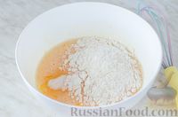 Фото приготовления рецепта: Заливной пирог на кефире с яйцами и цветной капустой - шаг №16