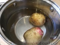 Фото приготовления рецепта: Салат из свежей капусты и картофеля - шаг №3