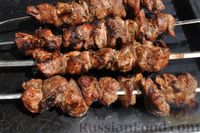 Фото приготовления рецепта: Шашлык из свинины в маринаде из кефира - шаг №9