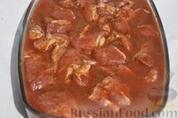 Фото приготовления рецепта: Шашлык из свинины в маринаде из томатного сока - шаг №4