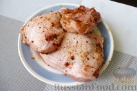 Фото приготовления рецепта: Курица, запечённая с рисом, в духовке - шаг №2