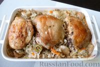 Фото приготовления рецепта: Курица, запечённая с рисом, в духовке - шаг №13
