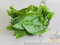 Фото приготовления рецепта: Овощной салат с фетой - шаг №2