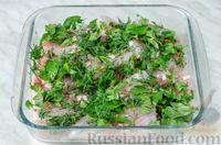 Фото приготовления рецепта: Рыба, запеченная  со шпинатом и помидорами, с рисом - шаг №13