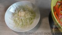 Фото приготовления рецепта: Булочки без духовки, с начинкой из мяса и овощей - шаг №10