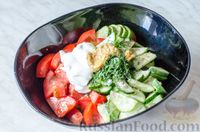 Фото приготовления рецепта: Овощной салат со сметаной и горчицей - шаг №7