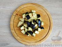 Фото приготовления рецепта: Салат из жареных баклажанов, помидоров и сыра фета - шаг №2