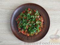 Фото приготовления рецепта: Салат из жареных баклажанов, помидоров и сыра фета - шаг №10