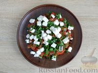 Фото приготовления рецепта: Салат из жареных баклажанов, помидоров и сыра фета - шаг №12