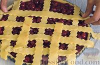 Фото приготовления рецепта: Американский вишневый пирог - шаг №9