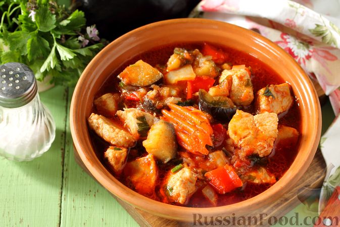 Тушеная курица с баклажанами и помидорами — рецепт с фото пошагово