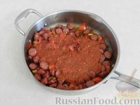 Фото приготовления рецепта: Макароны с колбасками в томатном соусе - шаг №9