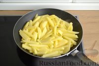 Фото приготовления рецепта: Картофельная запеканка с фаршем (на сковороде) - шаг №3