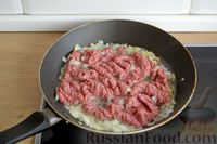 Фото приготовления рецепта: Картофельная запеканка с фаршем (на сковороде) - шаг №6