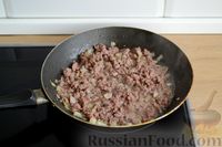 Фото приготовления рецепта: Картофельная запеканка с фаршем (на сковороде) - шаг №7
