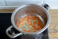 Фото приготовления рецепта: Томатный суп с фаршем - шаг №3
