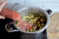 Фото приготовления рецепта: Томатный суп с фаршем - шаг №10