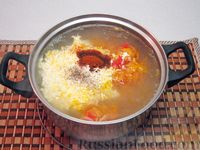 Фото приготовления рецепта: Картофельный суп-пюре с помидорами и сыром - шаг №16