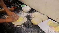 Фото приготовления рецепта: Яйца, фаршированные сыром и крабовыми палочками - шаг №8