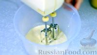 Фото приготовления рецепта: Сливочное мороженое с малиной - шаг №4