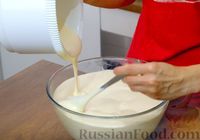 Фото приготовления рецепта: Десерт молдавской кухни "Бабка нягрэ" - шаг №5