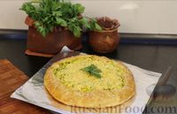 Фото приготовления рецепта: Пирог с капустой, яйцами, зеленью и сыром - шаг №12