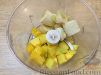 Фото приготовления рецепта: Манговый смузи с кокосовым молоком - шаг №9