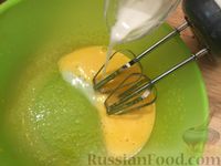 Фото приготовления рецепта: Смородиновые маффины на кокосовом молоке, из рисовой муки - шаг №3