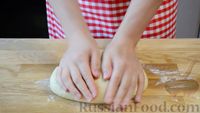 Фото приготовления рецепта: Сдобные пирожки с абрикосами (в духовке) - шаг №9