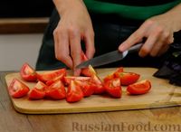 Фото приготовления рецепта: Пикантные маринованные помидоры с перцем, чесноком и базиликом - шаг №1