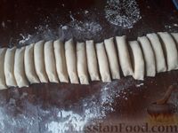 Фото приготовления рецепта: Отрывной пирог с персиками - шаг №8