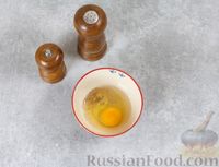 Фото приготовления рецепта: Салат с тунцом, стручковой фасолью и яичными блинчиками - шаг №4