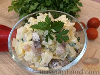 Фото к рецепту: Салат с сельдью иваси