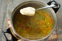 Фото приготовления рецепта: Сырный суп с кабачком и гречкой - шаг №10