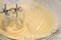 Фото приготовления рецепта: Медовый торт-мусс с малиной - шаг №4