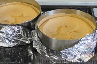 Фото приготовления рецепта: Медовый торт-мусс с малиной - шаг №8
