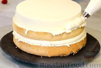 Фото приготовления рецепта: Медовый торт-мусс с малиной - шаг №25